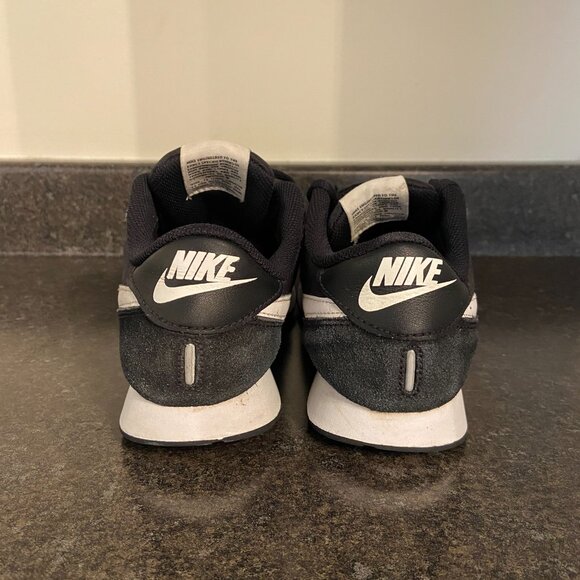 Nike Valiant Sneaker - Size 7 - Picture 5 of 10
